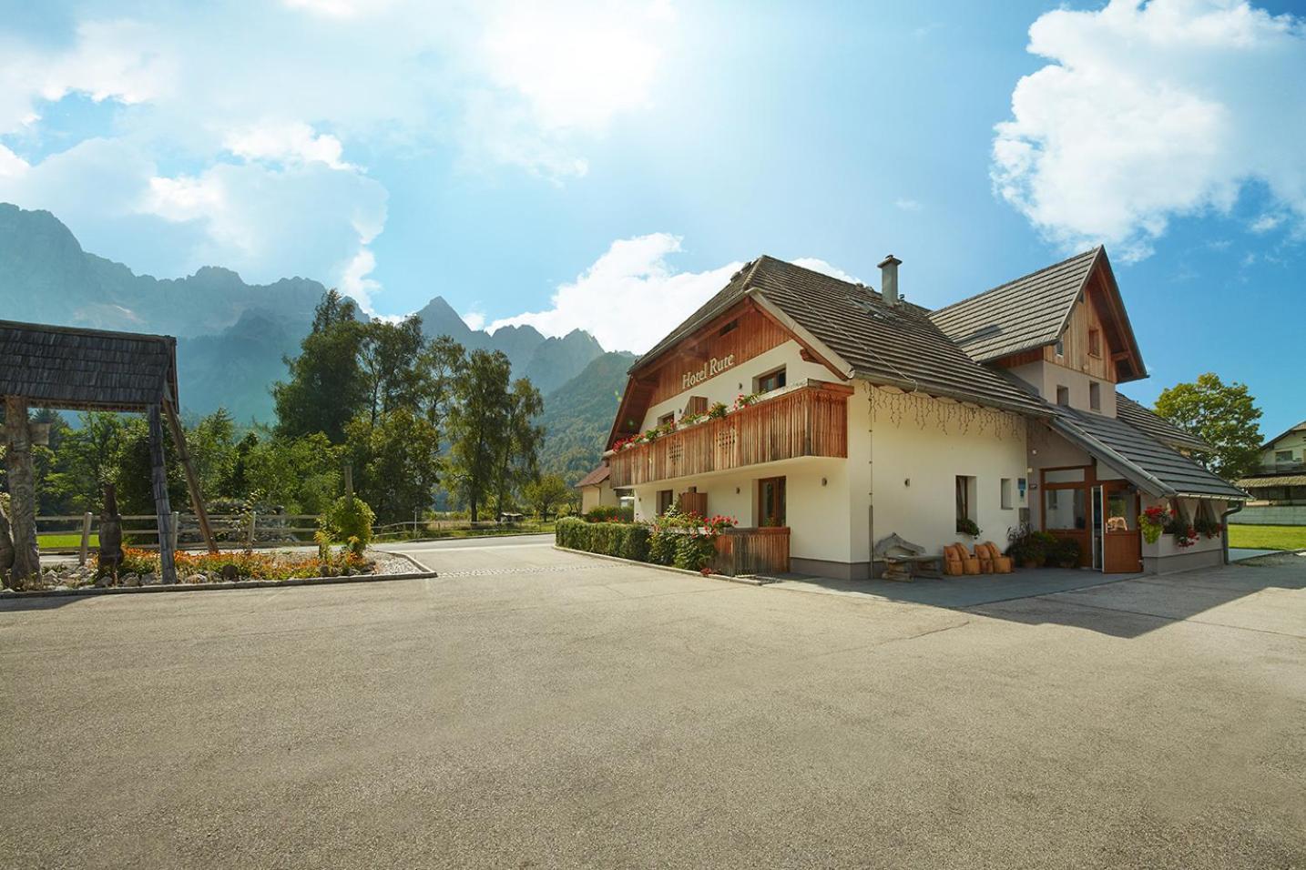 Rute Hotel And Apartments Kranjska Gora Exterior photo